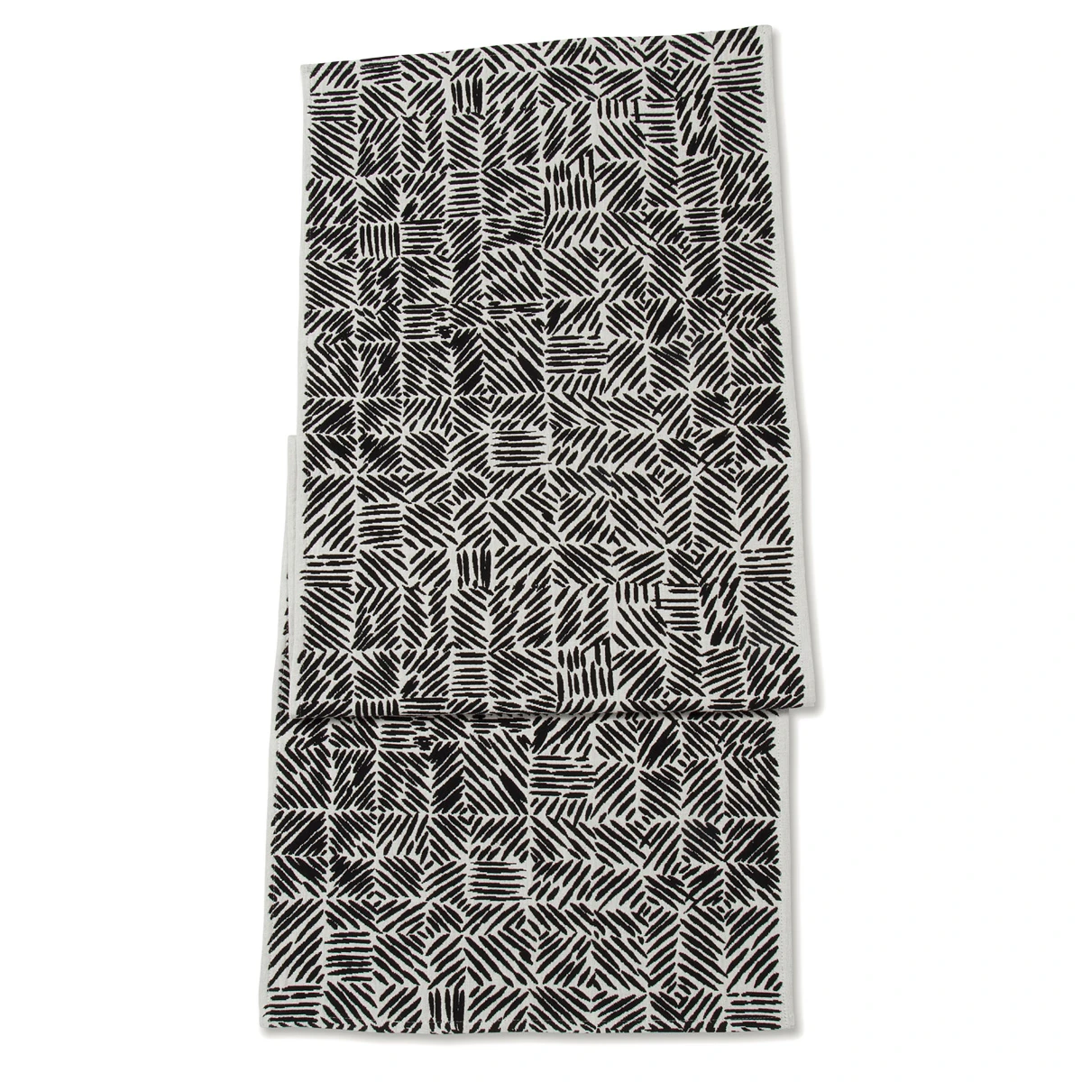 Marimekko Juustomuotti Black / Ivory Table Runner 3 Marimekko Juustomuotti Black / Ivory Table Runner